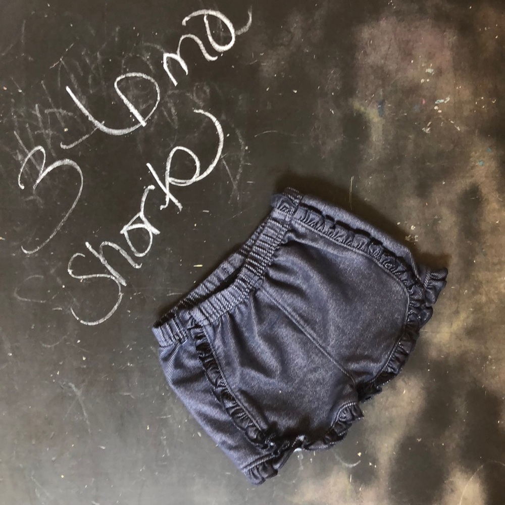 Ruffle stretchy denim look shorts